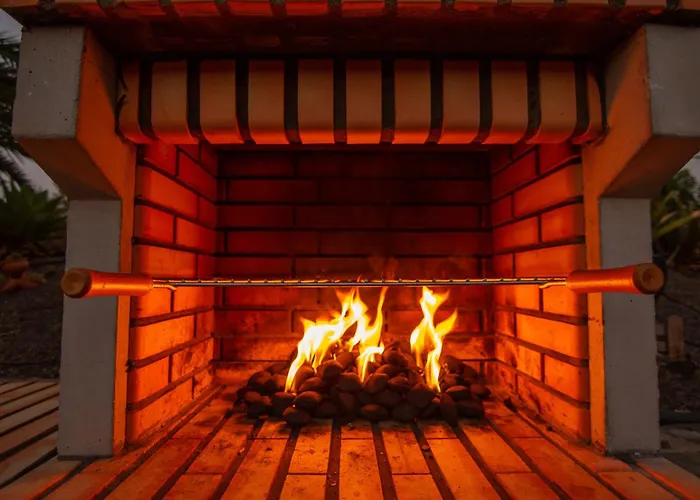 6br Fire House Sanctuary-terrace & Barbacue Feriehus